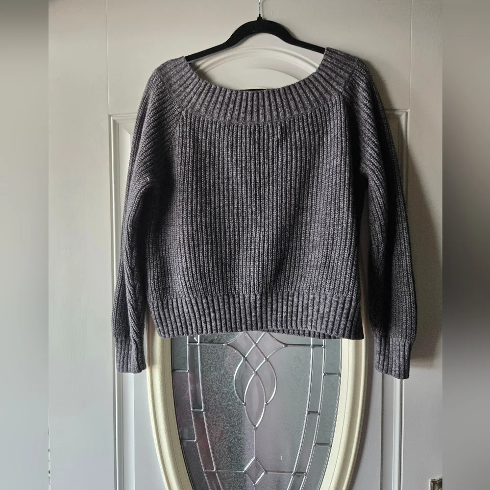 Hollister Charcoal Gray Ribbed Knit Sweater‎ Size Large